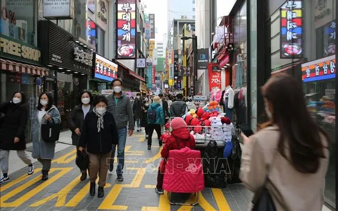 Doanh nghiệp Hàn Quốc kích hoạt chế độ khẩn cấp trước đà tăng của giá dầu toàn cầu