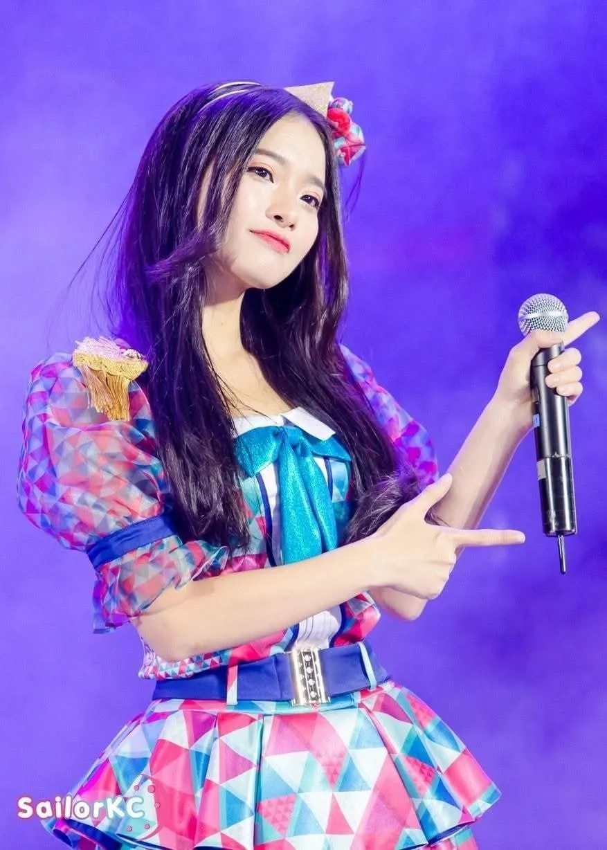 Kim Kh&aacute;nh: 'C&aacute;m ơn người đ&atilde; thức c&ugrave;ng t&ocirc;i' l&agrave; c&aacute;nh cửa nghệ thuật mới - Ảnh 6.