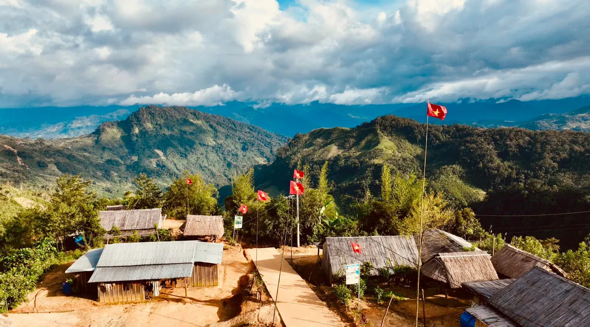 Nam Tr&agrave; My: Kh&uacute;c ca trầm h&ugrave;ng của đại ng&agrave;n v&agrave; huyền thoại s&acirc;m Ngọc Linh- Ảnh 2.