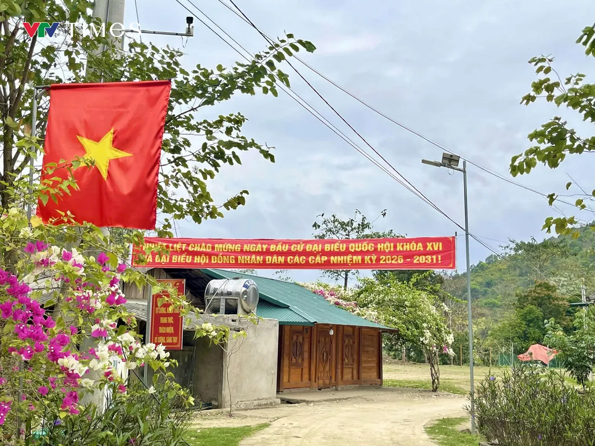 Xã vùng biên Thanh Hóa vượt khó, sẵn sàng cho Ngày hội non sông - Ảnh 1.