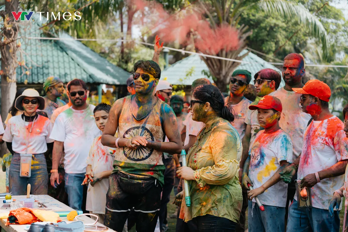 Lễ hội Holi nhuộm sắc m&agrave;u giao lưu văn h&oacute;a ở TP Hồ Ch&iacute; Minh - Ảnh 1.