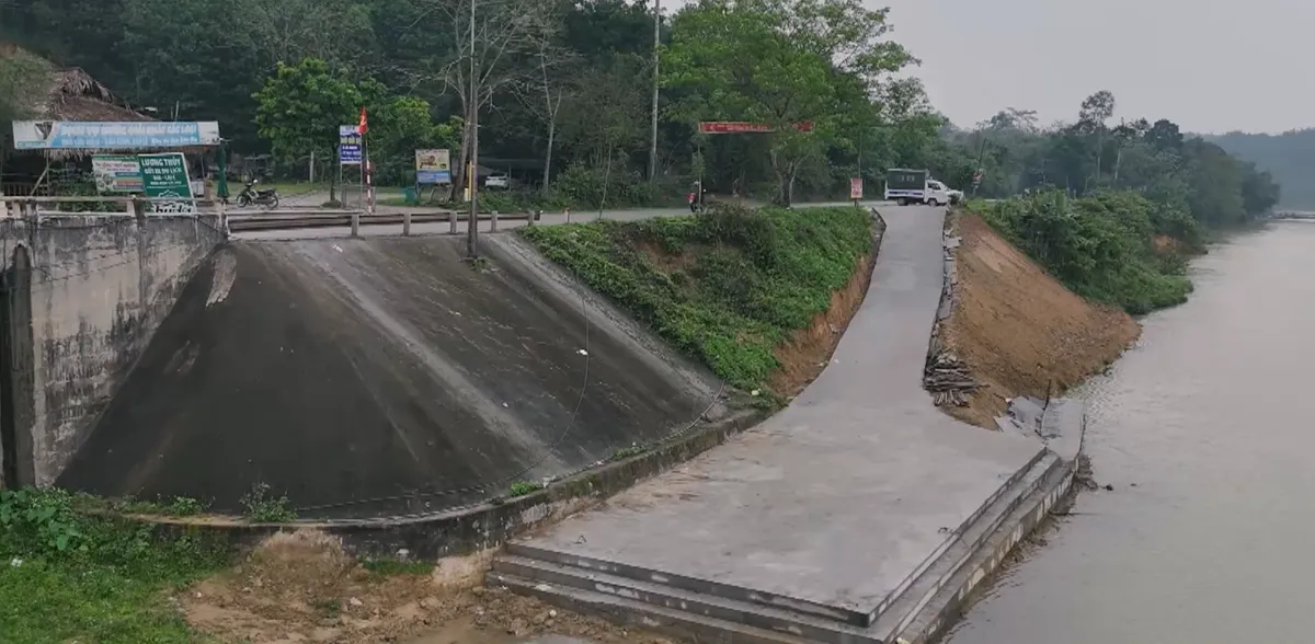 Chấn chỉnh hoạt động bến đ&ograve; du lịch kh&ocirc;ng ph&eacute;p tr&ecirc;n s&ocirc;ng Chu- Ảnh 3.