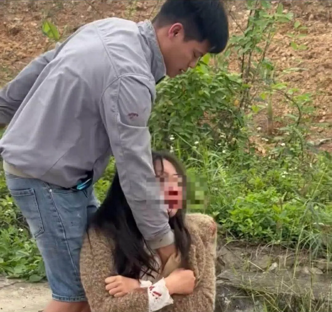 Củng cố hồ sơ, xử l&yacute; đối tượng bạo h&agrave;nh, k&eacute;o l&ecirc; tr&ecirc;n đường c&ocirc; g&aacute;i tr&ecirc;n đường ở Hải Ph&ograve;ng - Ảnh 2.