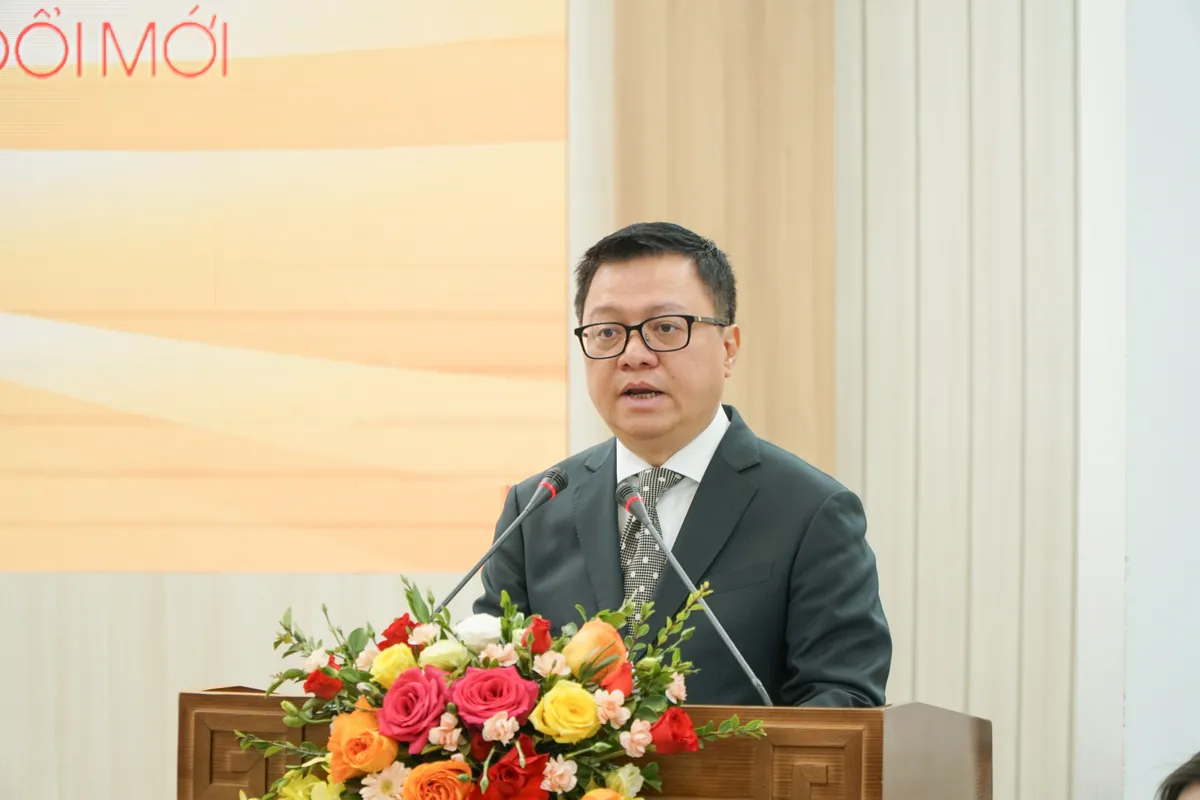 Vinh danh 22 t&aacute;c phẩm đạt giải cuộc thi ảnh b&aacute;o ch&iacute; "Việt Nam tr&ecirc;n h&agrave;nh tr&igrave;nh đổi mới"  - Ảnh 1.