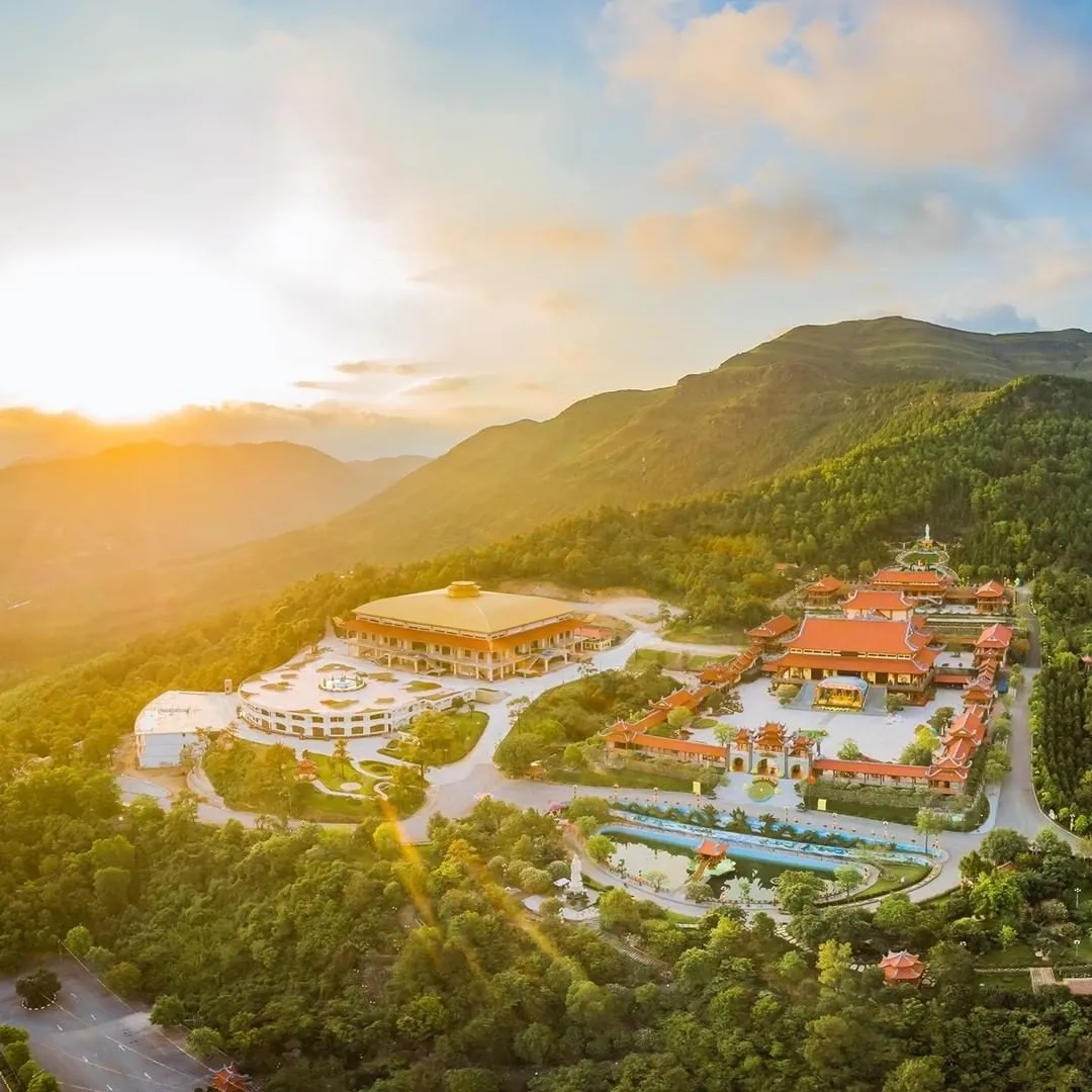 N&uacute;i L&agrave;ng M&ocirc;: "N&oacute;c nh&agrave;" v&ugrave;ng cao giữa m&acirc;y ng&agrave;n Quảng Ninh- Ảnh 2.