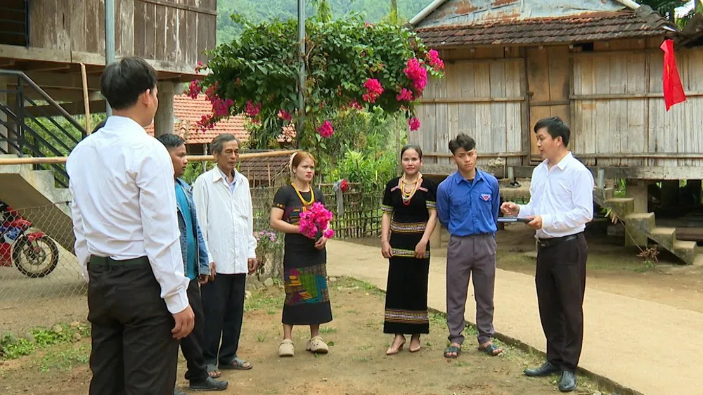 Ng&agrave;y hội non s&ocirc;ng tr&ecirc;n đỉnh Trường Sơn: Niềm tin v&agrave; kỳ vọng từ những l&aacute; phiếu v&ugrave;ng cao- Ảnh 1.