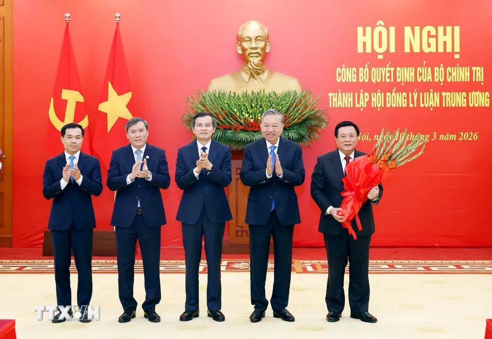 Đẩy mạnh nghi&ecirc;n cứu l&yacute; luận để ph&aacute;t triển đất nước trong giai đoạn mới  - Ảnh 2.