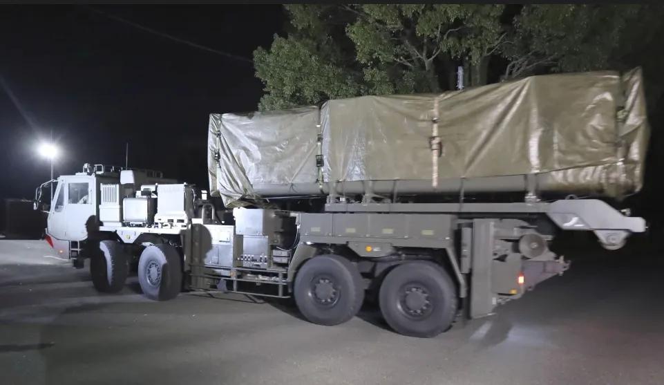 Nhật Bản triển khai t&ecirc;n lửa tầm xa tự ph&aacute;t triển đầu ti&ecirc;n  - Ảnh 1.