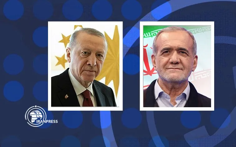 Tổng thống Iran Masoud Pezeshkian (phải) có cuộc điện đàm với Tổng thống Thổ Nhĩ Kỳ Recep Tayyip Erdogan ngày 9/3/2026 (Ảnh: Iran Press)