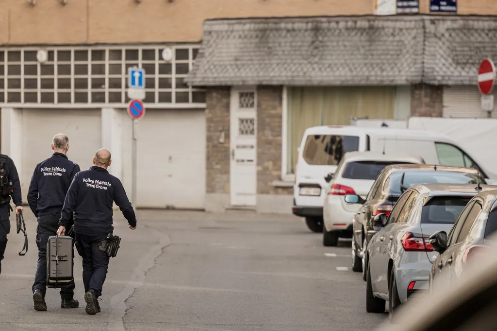 Nổ tại gi&aacute;o đường Do Th&aacute;i ở Bỉ  - Ảnh 2.