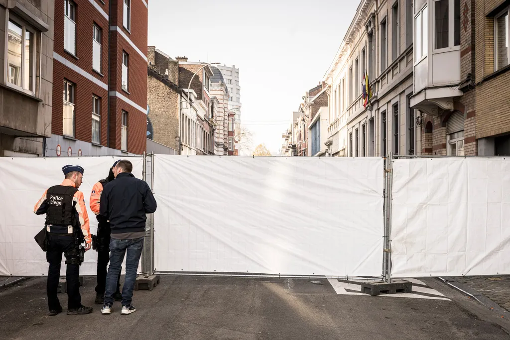 Nổ tại gi&aacute;o đường Do Th&aacute;i ở Bỉ  - Ảnh 4.