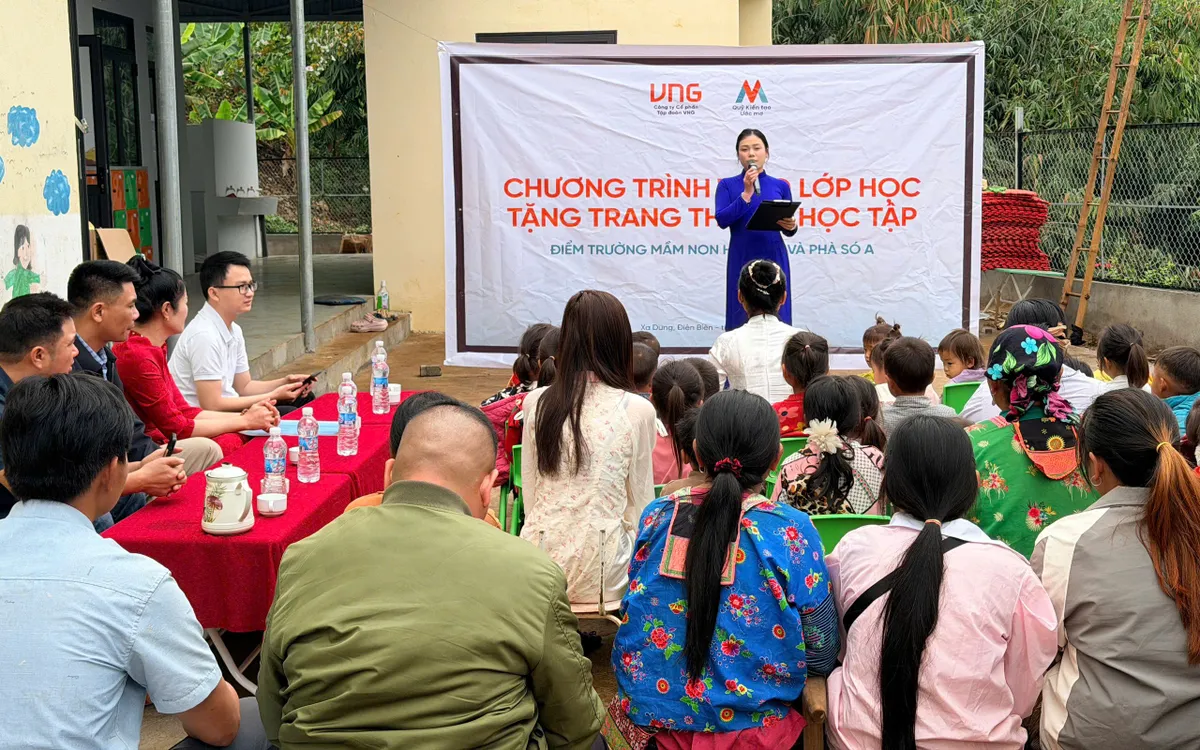 Buổi lễ trao tặng tại điểm trường mầm non