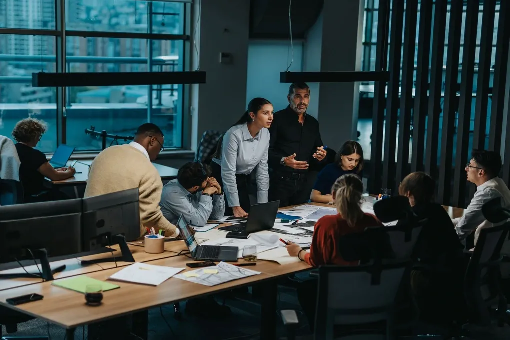 Việc l&agrave;m bấp b&ecirc;nh, người trẻ rời c&ocirc;ng sở để trở th&agrave;nh nh&agrave; s&aacute;ng lập- Ảnh 1.