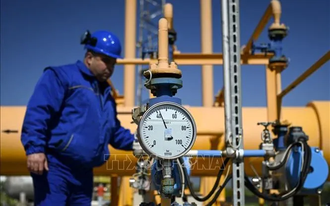 Ứng phó nguy cơ thiếu hụt dầu khí