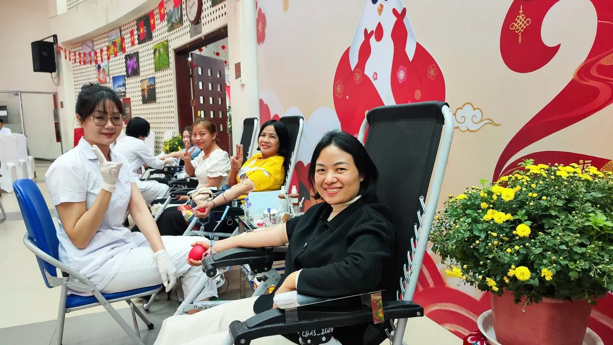 Lễ hội Xu&acirc;n hồng 2026 vượt chỉ ti&ecirc;u gần 3.000 đơn vị m&aacute;u- Ảnh 4.