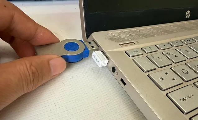 Những việc người d&ugrave;ng kh&ocirc;ng n&ecirc;n l&agrave;m với ổ USB cũ để tr&aacute;nh mất dữ liệu- Ảnh 1.