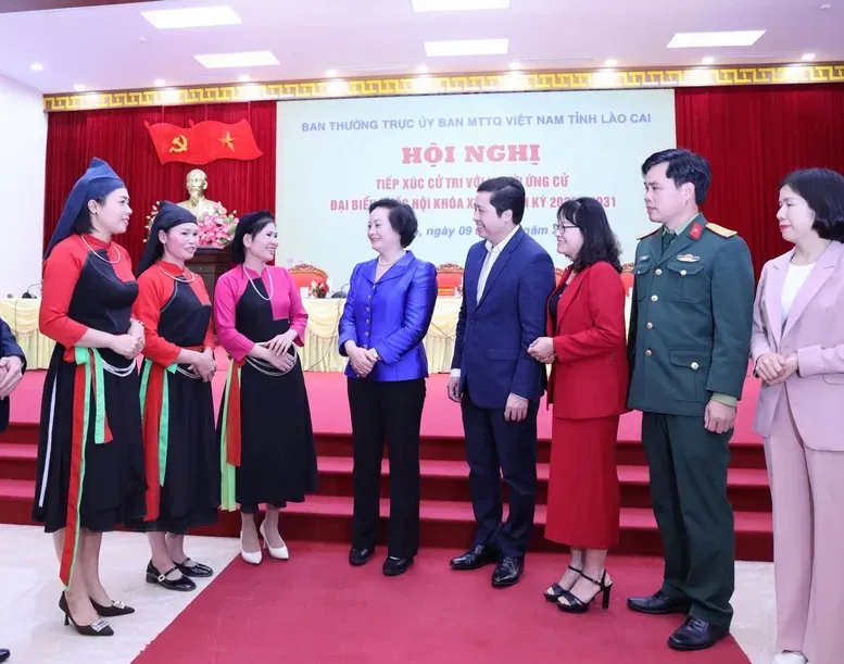 Ph&oacute; Thủ tướng Phạm Thị Thanh Tr&agrave;: Sẽ nghi&ecirc;n cứu ch&iacute;nh s&aacute;ch cho c&aacute;n bộ kh&ocirc;ng chuy&ecirc;n tr&aacute;ch ở cơ sở- Ảnh 1.