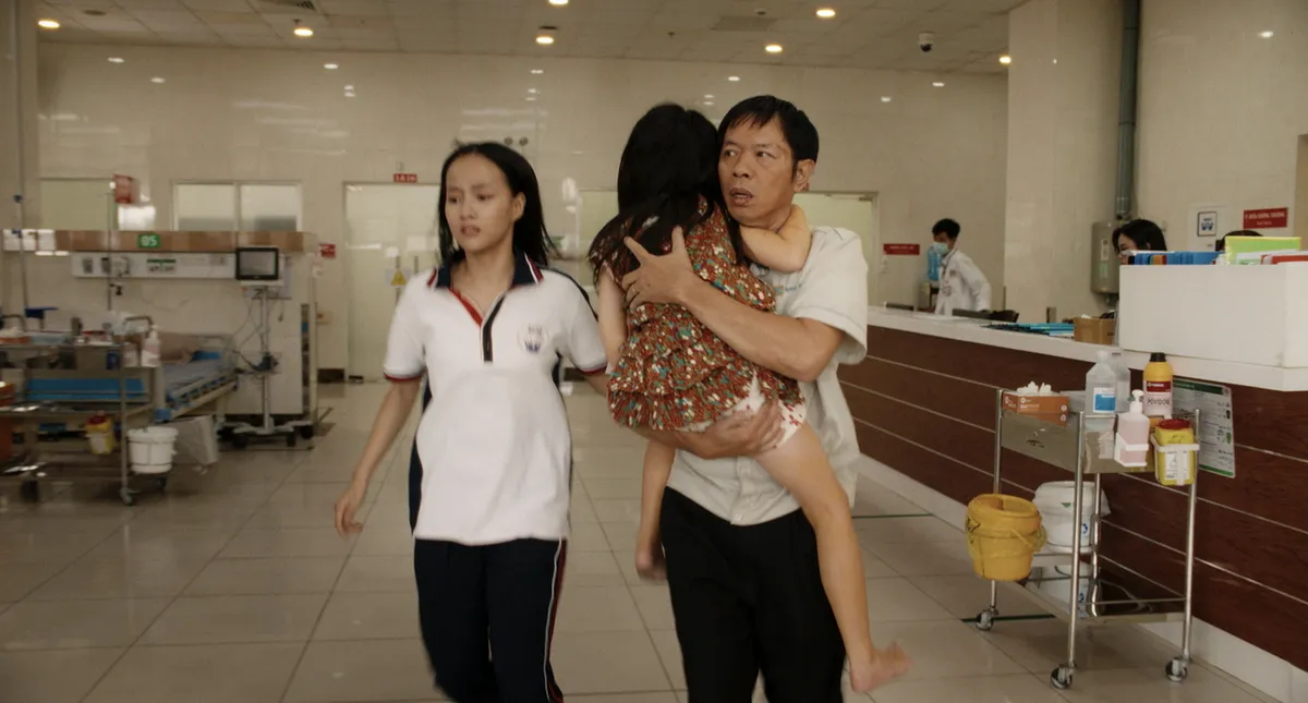 Phim Việt nhiều đến nghẹt thở dịp lễ 30/4, cơ hội n&agrave;o cho m&agrave;n lật mặt g&acirc;y sốc của "Anh H&ugrave;ng"? - Ảnh 9.