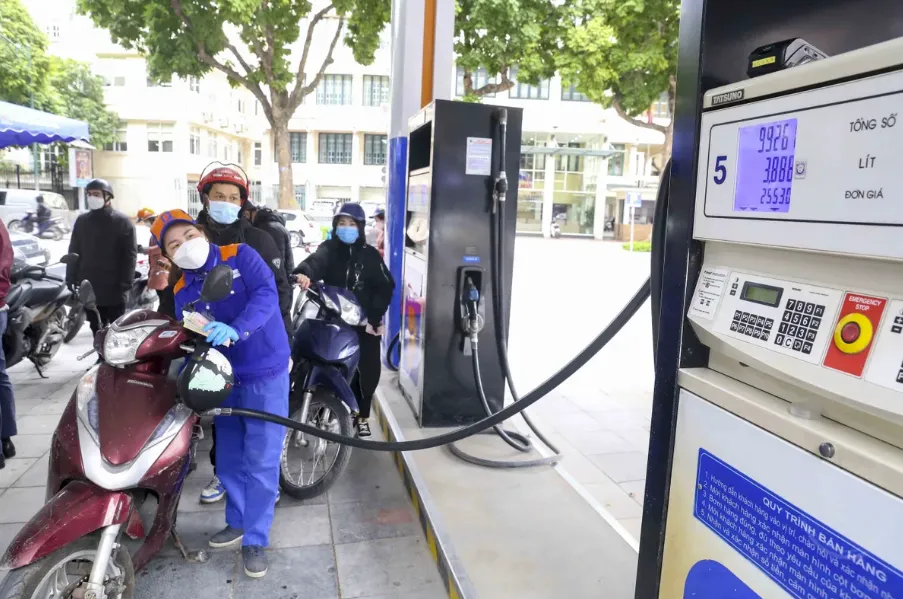 H&agrave; Nội siết quản l&yacute; thị trường xăng dầu, ngăn chặn đầu cơ v&agrave; bảo đảm nguồn cung - Ảnh 2.