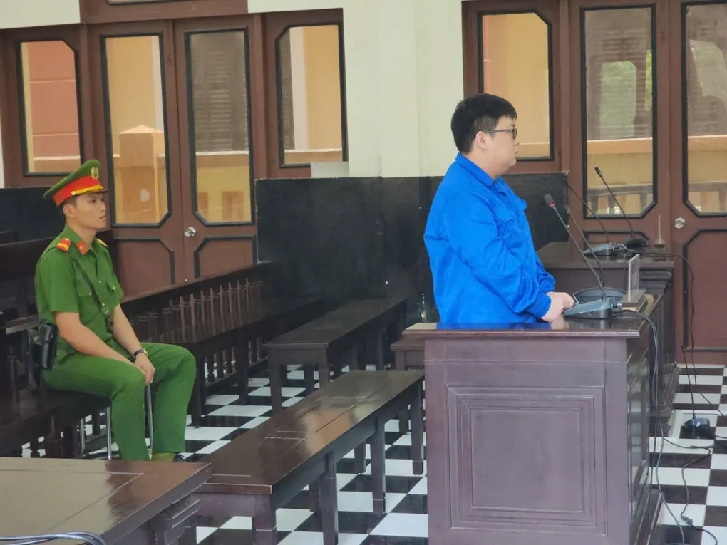 Giả danh c&ocirc;ng an lừa d&igrave; ruột gần 3,6 tỷ đồng, thanh ni&ecirc;n lĩnh 17 năm t&ugrave;- Ảnh 1.