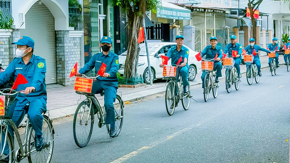 Từ những chuyến xe tuy&ecirc;n truyền lưu động, lan tỏa kh&ocirc;ng kh&iacute; ng&agrave;y hội bầu cử ở Kh&aacute;nh H&ograve;a - Ảnh 6.