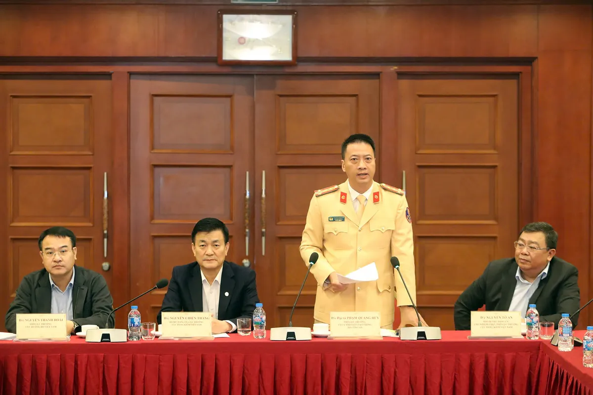 Bộ C&ocirc;ng an v&agrave; Bộ X&acirc;y dựng khảo s&aacute;t an to&agrave;n xe kh&aacute;ch giường nằm tr&ecirc;n đường n&uacute;i- Ảnh 2.