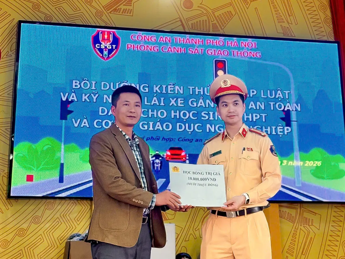 H&agrave; Nội: Trang bị kỹ năng l&aacute;i xe an to&agrave;n cho học sinh d&acirc;n tộc nội tr&uacute; - Ảnh 2.