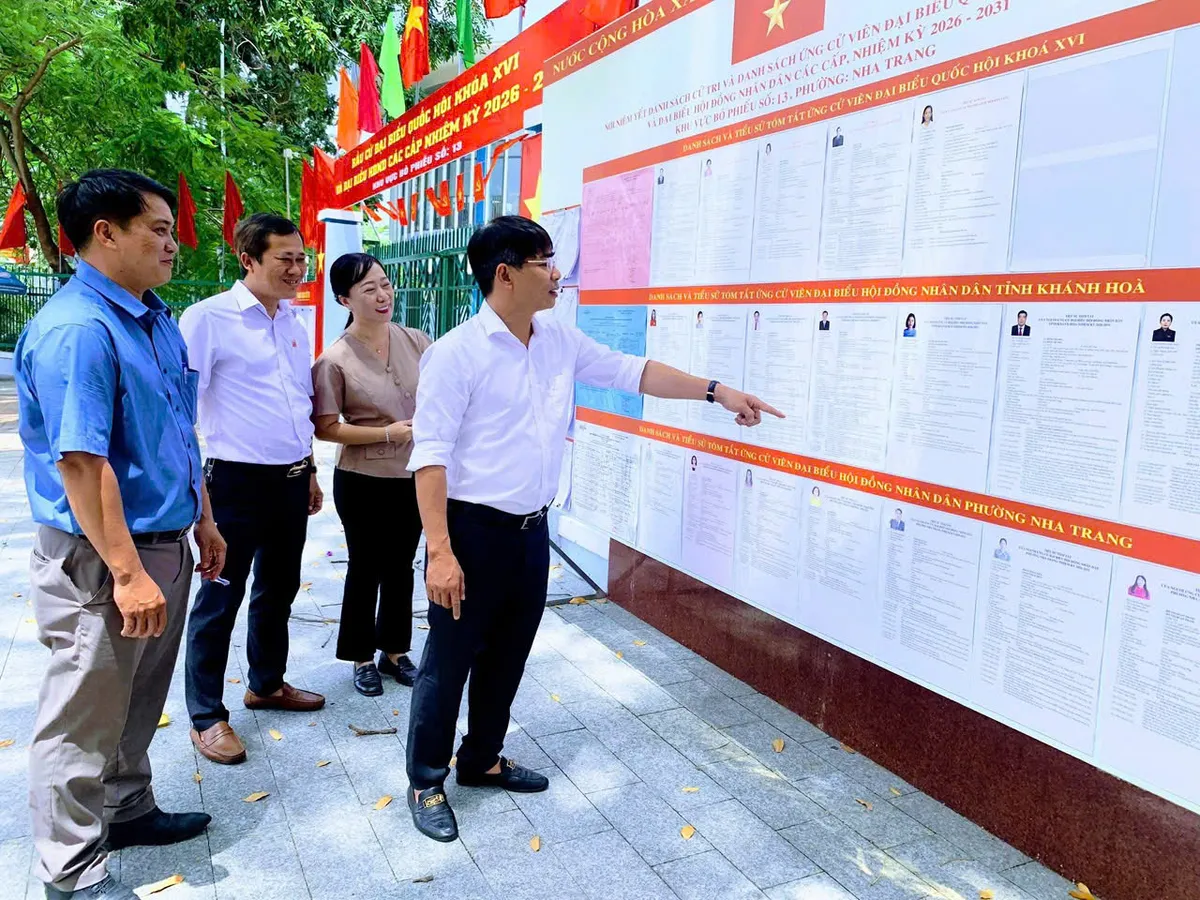 Từ những chuyến xe tuy&ecirc;n truyền lưu động, lan tỏa kh&ocirc;ng kh&iacute; ng&agrave;y hội bầu cử ở Kh&aacute;nh H&ograve;a - Ảnh 9.
