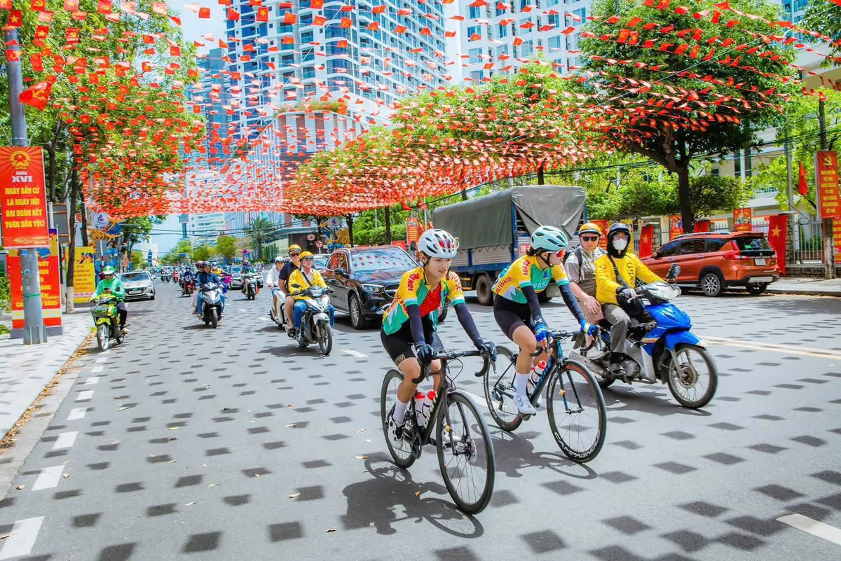 Từ những chuyến xe tuy&ecirc;n truyền lưu động, lan tỏa kh&ocirc;ng kh&iacute; ng&agrave;y hội bầu cử ở Kh&aacute;nh H&ograve;a - Ảnh 13.