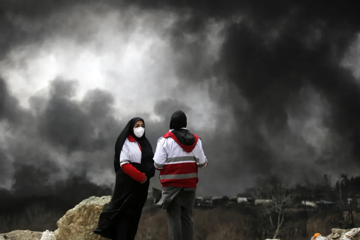 Thủ đ&ocirc; Tehran trải qua đ&ecirc;m bị kh&ocirc;ng k&iacute;ch dữ dội chưa từng thấy - Ảnh 1.