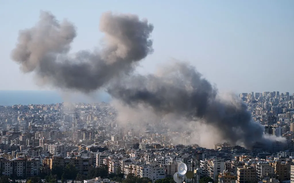 Israel không kích Dahiyeh, vùng ngoại ô phía Nam Beirut, Lebanon, ngày 10/3/2026 (Ảnh: AP)