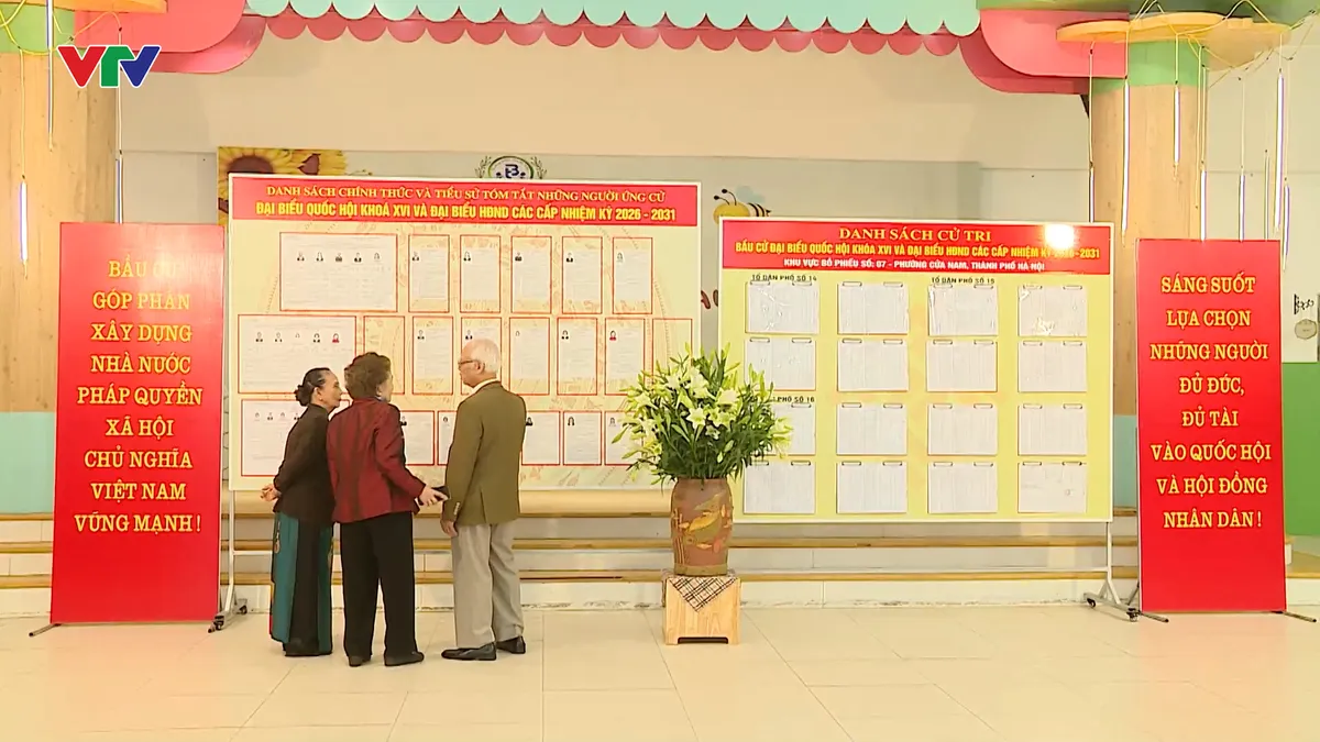 H&agrave; Nội cử tri cao tuổi n&ecirc;u cao tr&aacute;ch nhiệm với ng&agrave;y hội non s&ocirc;ng - Ảnh 1.