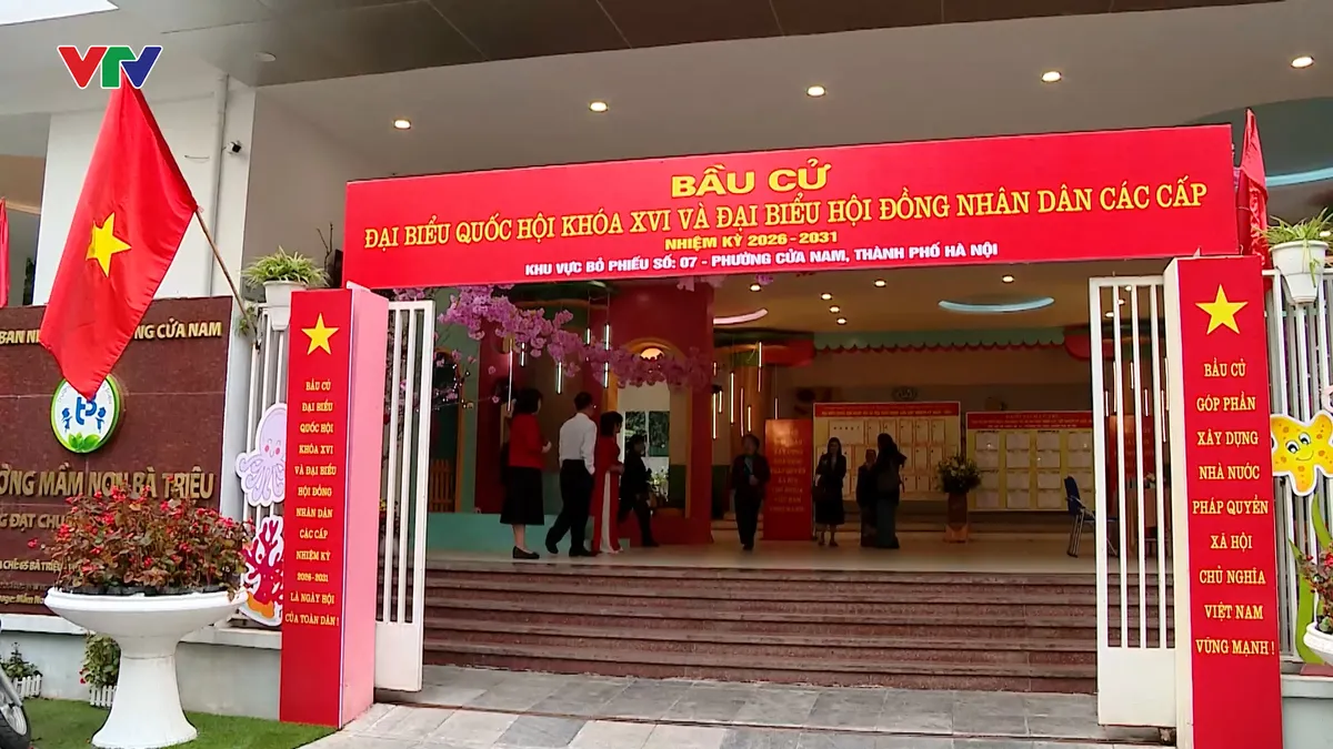 H&agrave; Nội cử tri cao tuổi n&ecirc;u cao tr&aacute;ch nhiệm với ng&agrave;y hội non s&ocirc;ng - Ảnh 3.