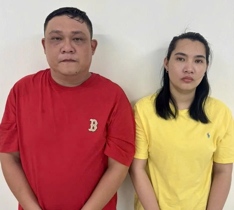 Cặp vợ chồng giả danh l&atilde;nh đạo Bộ C&ocirc;ng an v&agrave; nh&acirc;n vi&ecirc;n ng&acirc;n h&agrave;ng lừa đảo nhiều người - Ảnh 1.