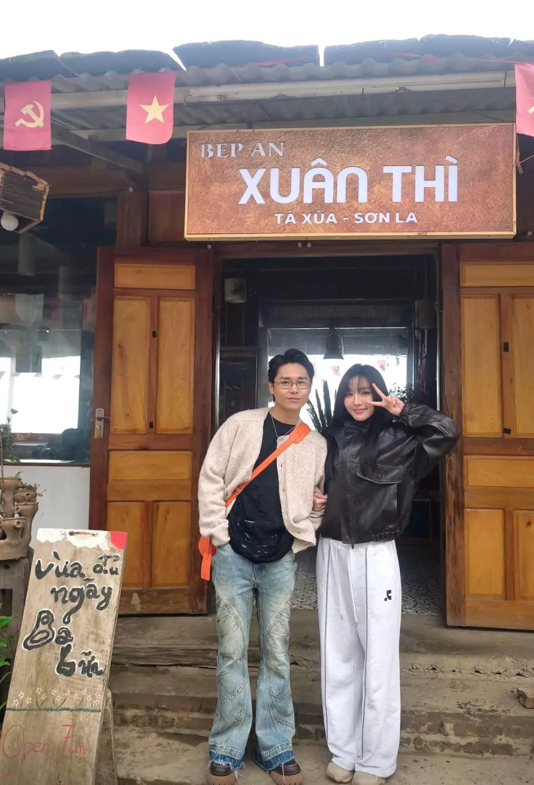 Điểm tin sao Việt: Anh T&uacute; v&agrave; LyLy đi nghỉ dưỡng đầu năm - Ảnh 2.