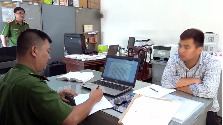 Khởi tố vụ t&agrave;u Th&agrave;nh Đạt 86 t&ocirc;ng cầu Ghềnh, l&agrave;m t&ecirc; liệt đường sắt Bắc - Nam - Ảnh 1.