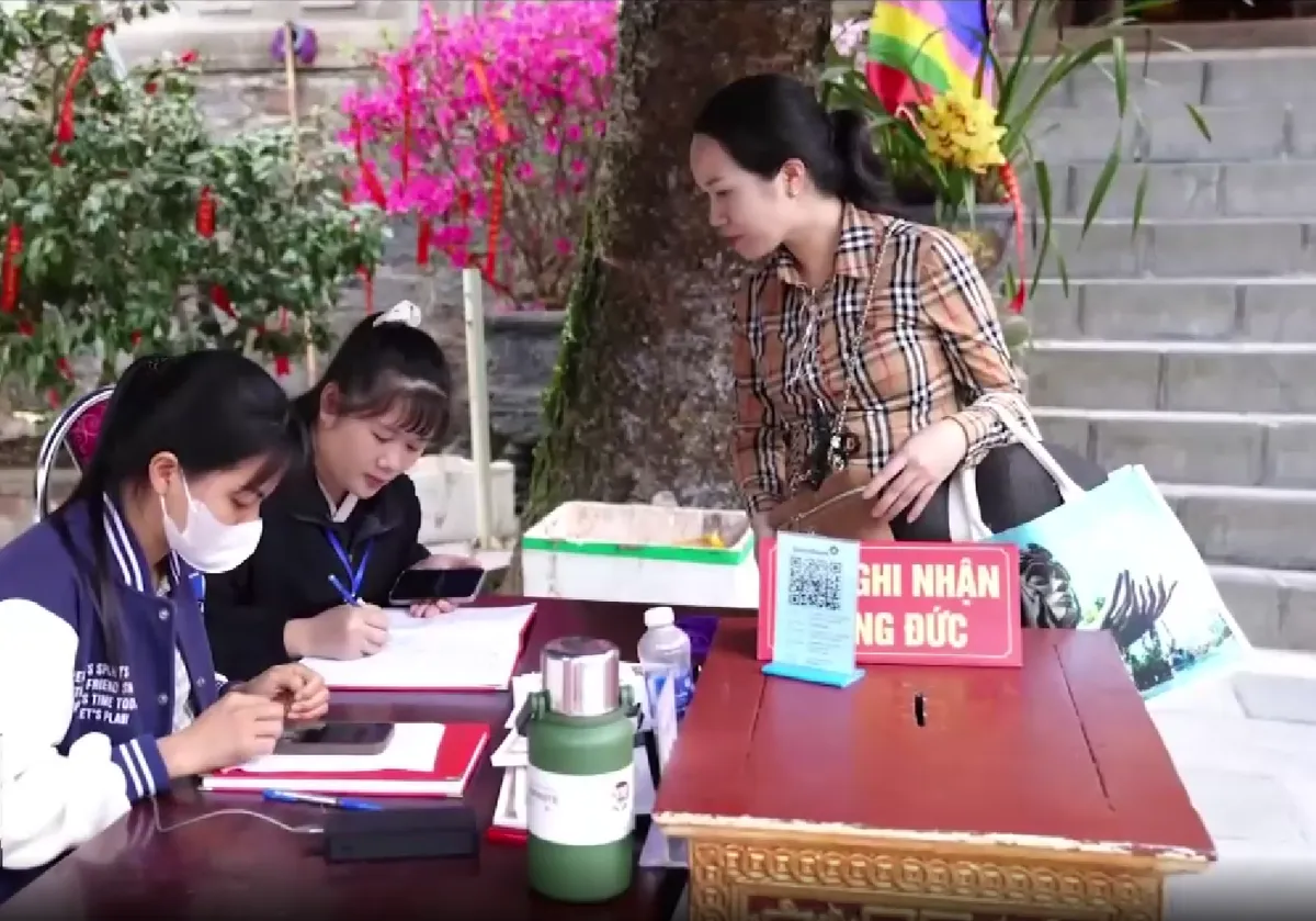 H&eacute; lộ nguồn tiền c&ocirc;ng đức tại c&aacute;c khu di t&iacute;ch - Ảnh 5.