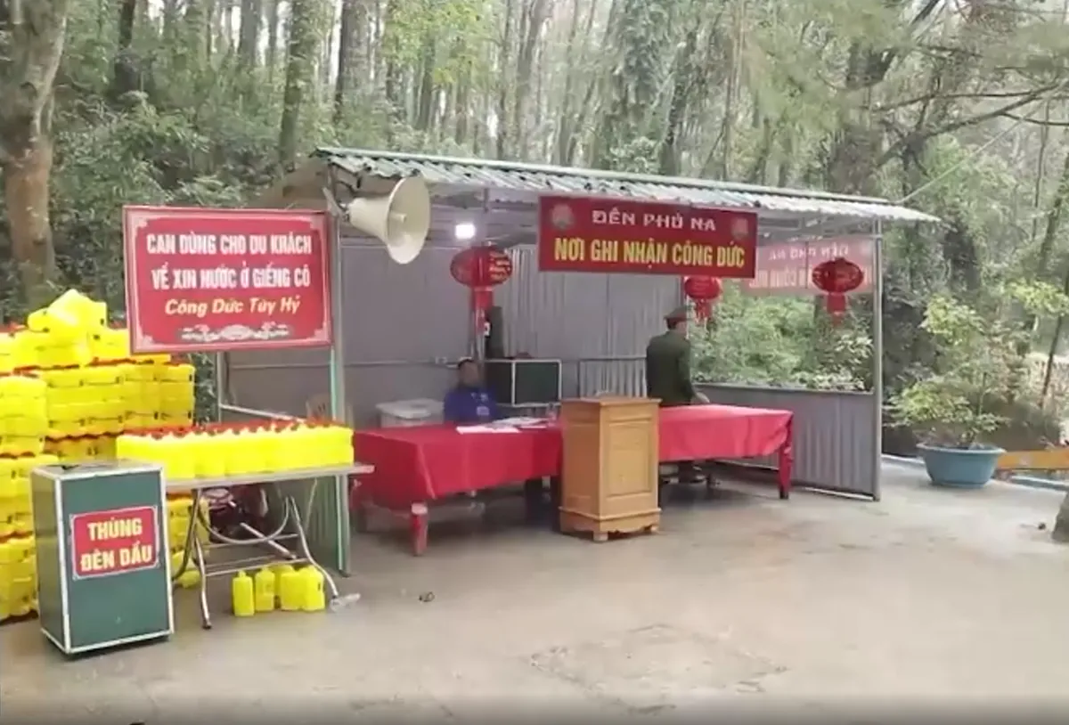 H&eacute; lộ nguồn tiền c&ocirc;ng đức tại c&aacute;c khu di t&iacute;ch - Ảnh 1.