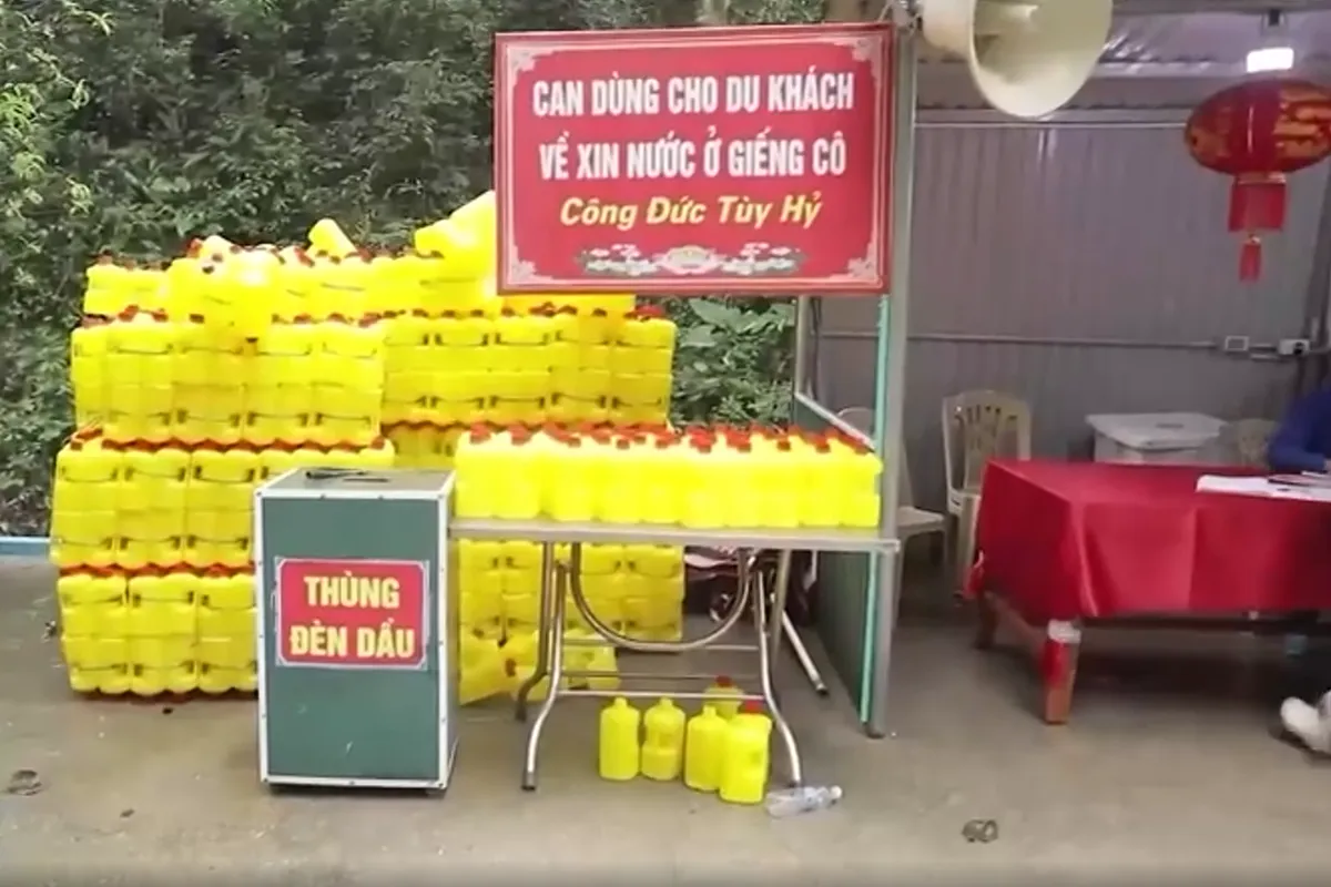 H&eacute; lộ nguồn tiền c&ocirc;ng đức tại c&aacute;c khu di t&iacute;ch - Ảnh 2.