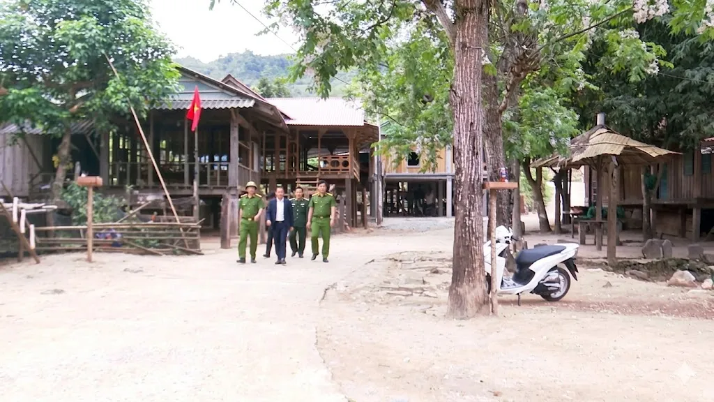 Bảo đảm quyền bầu cử cho đồng b&agrave;o d&acirc;n tộc thiểu số v&ugrave;ng bi&ecirc;n - Ảnh 1.