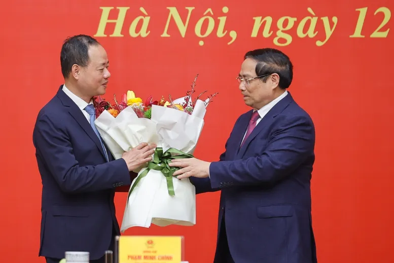 Thủ tướng trao quyết định bổ nhiệm Chủ tịch Viện H&agrave;n l&acirc;m Khoa học v&agrave; C&ocirc;ng nghệ Việt Nam - Ảnh 1.