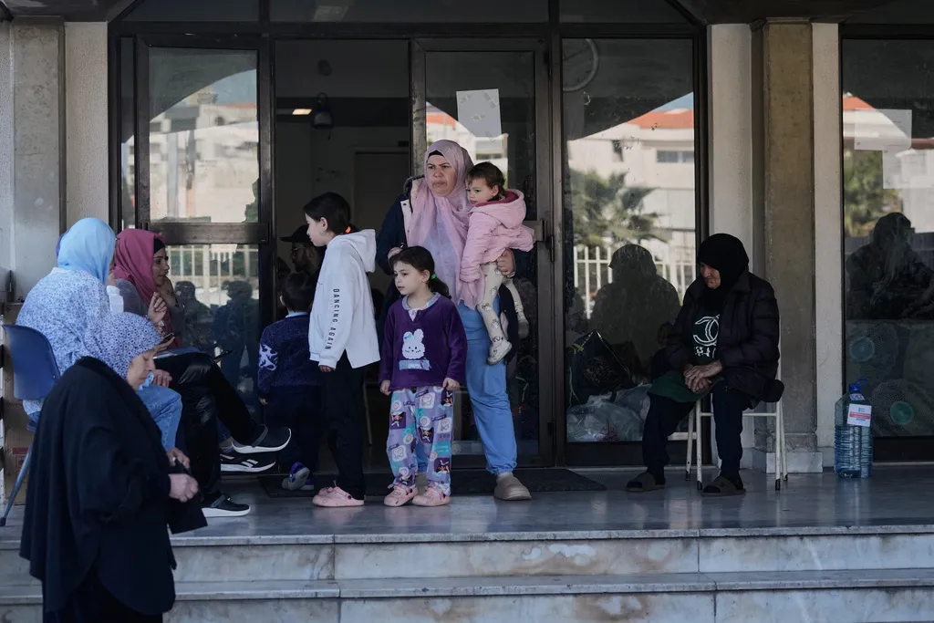 Gần 750.000 người phải di dời do chiến tranh, Lebanon đối mặt khủng hoảng nh&acirc;n đạo- Ảnh 2.