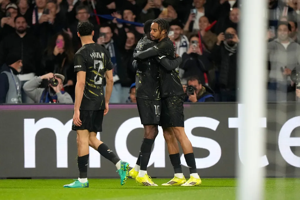 PSG thắng đậm Chelsea, tiến gần tứ kết Champions League- Ảnh 1.