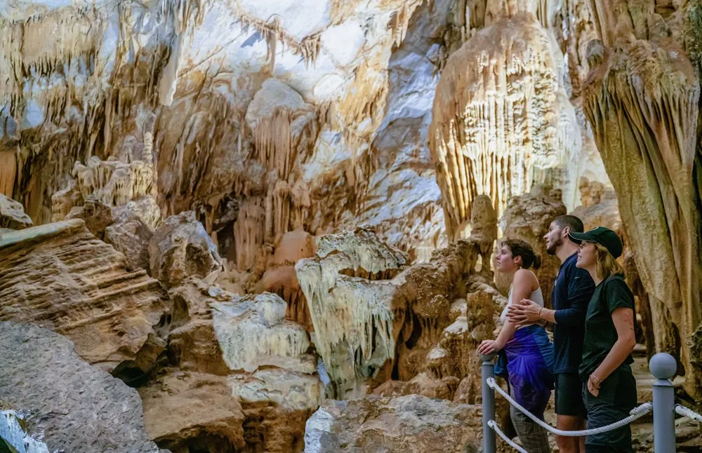 Phong Nha v&agrave;o Top điểm đến th&acirc;n thiện nhất Việt Nam năm 2026- Ảnh 1.