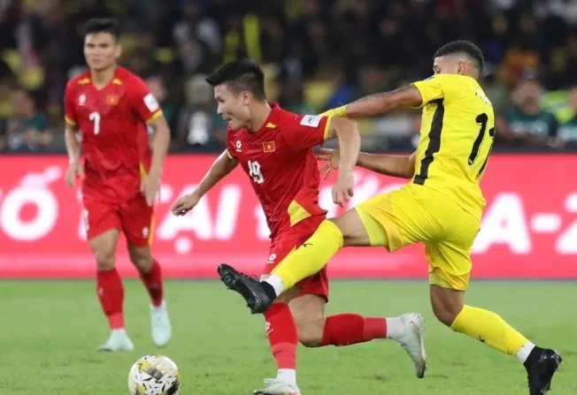 Safee Sali: Tuyển Việt Nam chịu &aacute;p lực lớn trước trận quyết đấu với Malaysia- Ảnh 1.