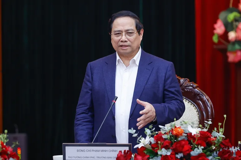 Thủ tướng Phạm Minh Ch&iacute;nh chủ tr&igrave; cuộc l&agrave;m việc về ph&aacute;t triển c&ocirc;ng nghiệp quốc ph&ograve;ng - Ảnh 1.