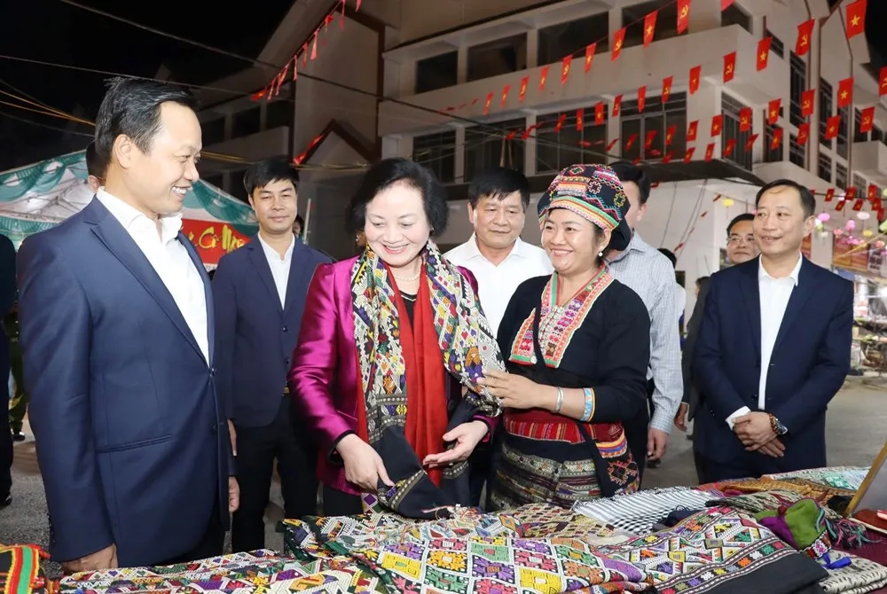 Ph&oacute; Thủ tướng Phạm Thị Thanh Tr&agrave;: Mở rộng v&ugrave;ng nguy&ecirc;n liệu, ph&aacute;t triển sản xuất h&agrave;ng h&oacute;a quy m&ocirc; lớn tại Điện Bi&ecirc;n - Ảnh 5.