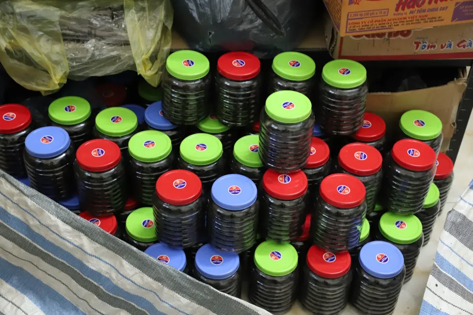 Chi&ecirc;u tr&ograve; sản xuất thuốc giả: Trộn t&acirc;n dược, gắn m&aacute;c &ldquo;đ&ocirc;ng y gia truyền&rdquo; để b&aacute;n tr&ecirc;n mạng- Ảnh 9.