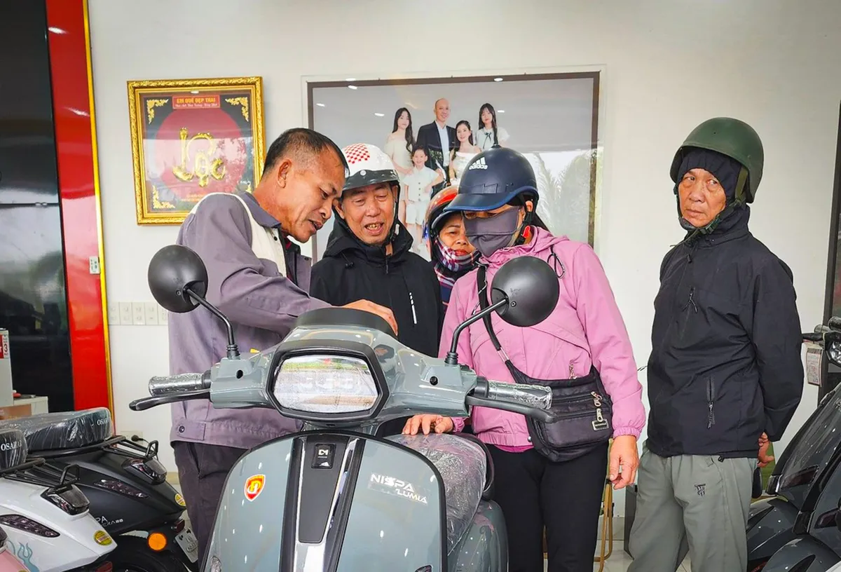 Gi&aacute; xăng tăng: Đi xe điện c&oacute; thực sự tiết kiệm?- Ảnh 3.