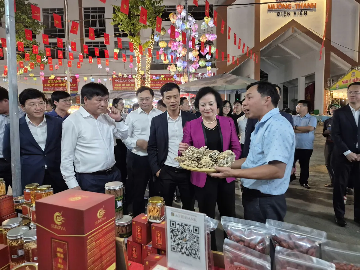 Ph&oacute; Thủ tướng Phạm Thị Thanh Tr&agrave;: Mở rộng v&ugrave;ng nguy&ecirc;n liệu, ph&aacute;t triển sản xuất h&agrave;ng h&oacute;a quy m&ocirc; lớn tại Điện Bi&ecirc;n - Ảnh 3.